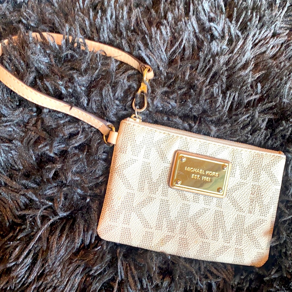 Michael Kors Wristlet White & Gold